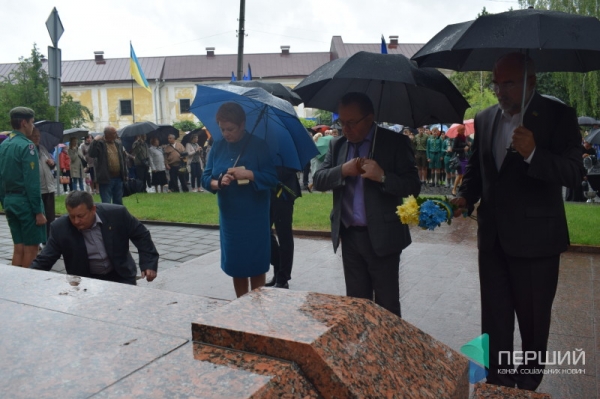 В Луцьку вшанували загиблих жертв розстрілу в’язнів Луцької тюрми