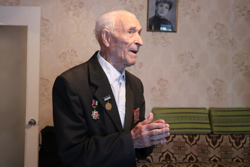 У Володимирі-Волинському героя-танкіста Другої світової війни привітали з 95-річчям