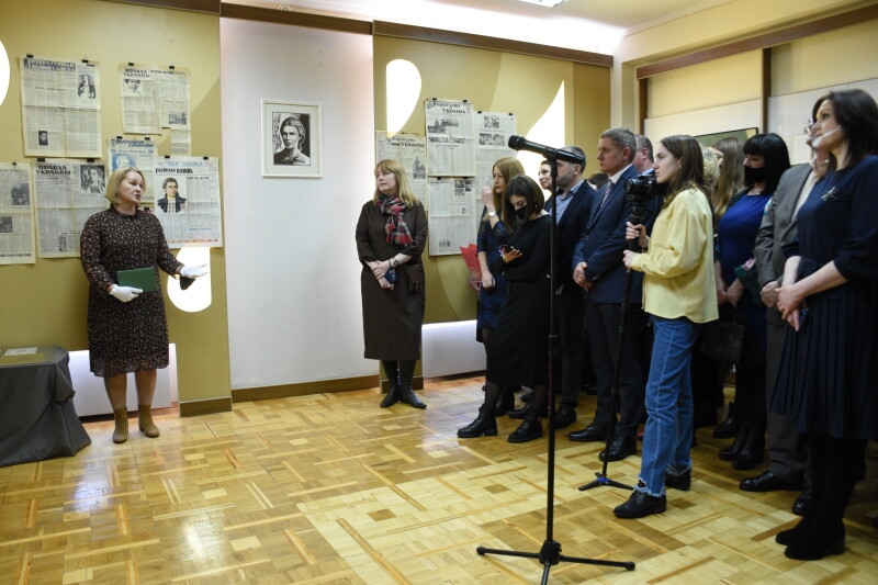 У “Лесиному виші” презентували виставку “Історія з історіями, або Повне зібрання творів Лесі Українки”
