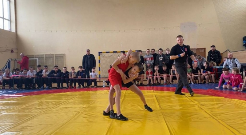 У Володимирі-Волинському відбулися чемпіонат Волинської області та юнацький турнір з вільної боротьби