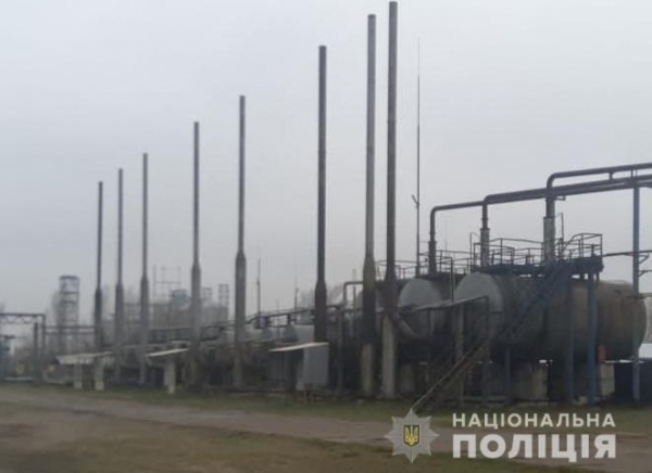 Поліція викрила розкрадання майже 145 млн грн на закупівлі неякісних паливно-мастильних матеріалів для Укрзалізниці та Міноборони 
