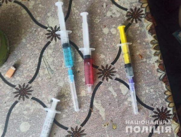 Наркотики, зброя і крадені речі: у Володимирі-Волинському правоохоронці провели масштабні обшуки