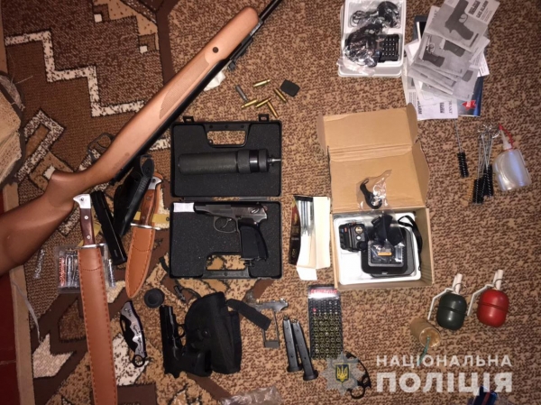 Переробляв та збував: волинські поліцейські затримали на Львівщині зловмисника за підозрою в незаконному поводженні зі зброєю