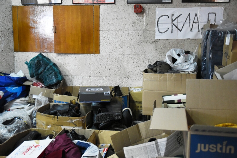 У Луцьку кипить робота у пунктах прийому гуманітарної допомоги
