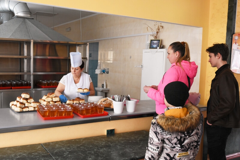 За місяць роботи луцьких соціальних їдалень переселенцям видано майже 40 тисяч гарячих обідів 