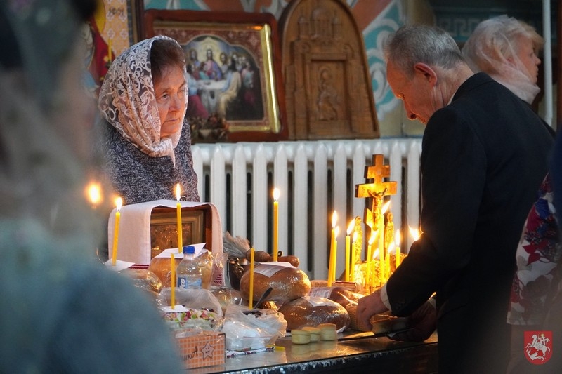 У Володимирі відзначили День пам’яті та примирення поминальною панахидою
