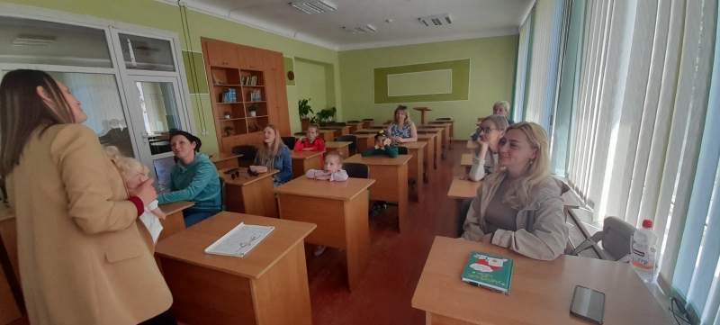 Викладачка київської гімназії провела експрес-урок української мови