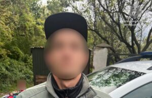 (Українська) Патрульні в Луцьку знайшли підозрілі речовини у перехожого