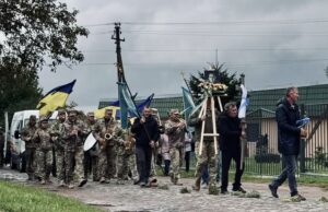 (Українська) Нововолинська громада прощалася з захисником Романом Красюковим