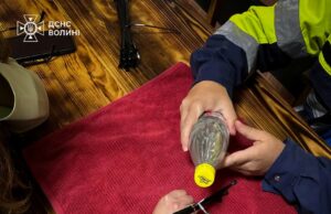 (Українська) Рятувальники Луцька допомогли дівчині з перетиснутою каблучкою