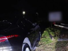 (Українська) ДТП у Луцьку: водійка Jaguar наїхала на бордюр