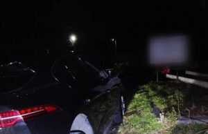 (Українська) ДТП у Луцьку: водійка Jaguar наїхала на бордюр