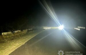 (Українська) ДТП у Камінь-Каширському районі: двоє постраждалих після з’їзду з мосту