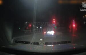 В Луцьку нетверезий водій утікав від патрульних і потрапив у ДТП (відео)