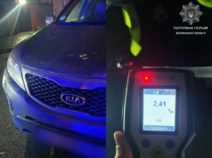 Вночі у Луцьку патрульні двічі зупинили один автомобіль: обидва водії були нетверезі, один без прав