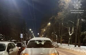(Українська) Porsche в Луцьку зачепив припаркований Audi