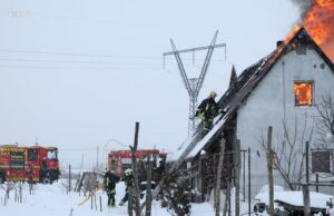 Луцькі пожежники врятували житловий будинок від вогню у Боратині