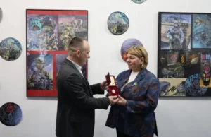 Роман Романюк вручив Тетяні Мялковській державну нагороду