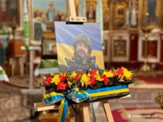 У Нововолинській громаді попрощалися із захисником Андрієм Грущуком У Нововолинській громаді попрощалися із захисником Андрієм Грущуком