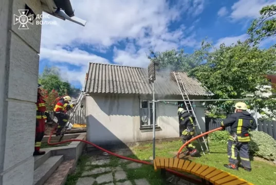 На Волині за день ліквідували дві пожежі в житловому секторі