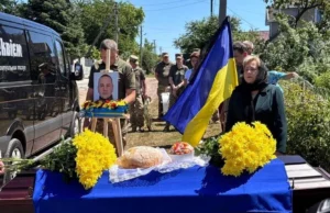 (Українська) У Низкиничах попрощалися із захисником Василем Зарембою У Низкиничах попрощалися із захисником Василем Зарембою
