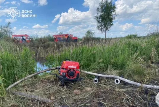 Поблизу Ржищева на Волині ліквідовують пожежу торфовища
