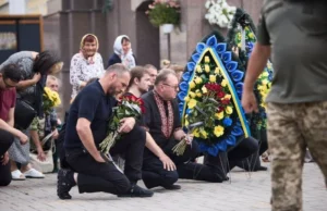 У Луцьку попрощалися з Дмитром Лавренчуком та Олександром Горбачем