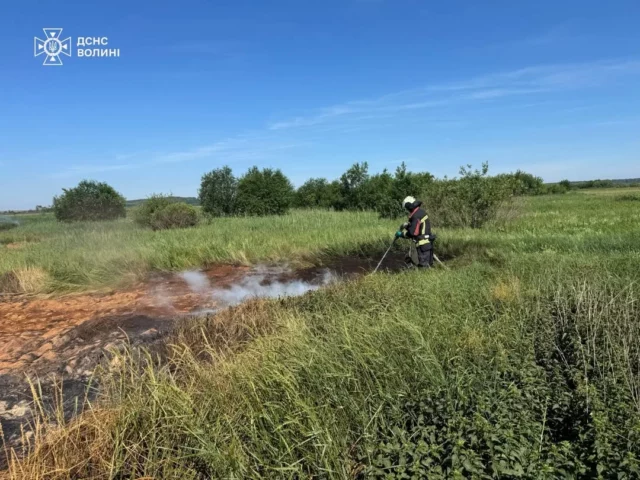 image Поблизу Костюхнівки на Волині гасять пожежу торфовища