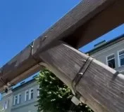 У Луцьку ввімкнули вуличні душі та системи туманоутворення
