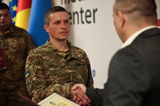На Волині вручили відзнаки нацгвардійцям з частини 1141