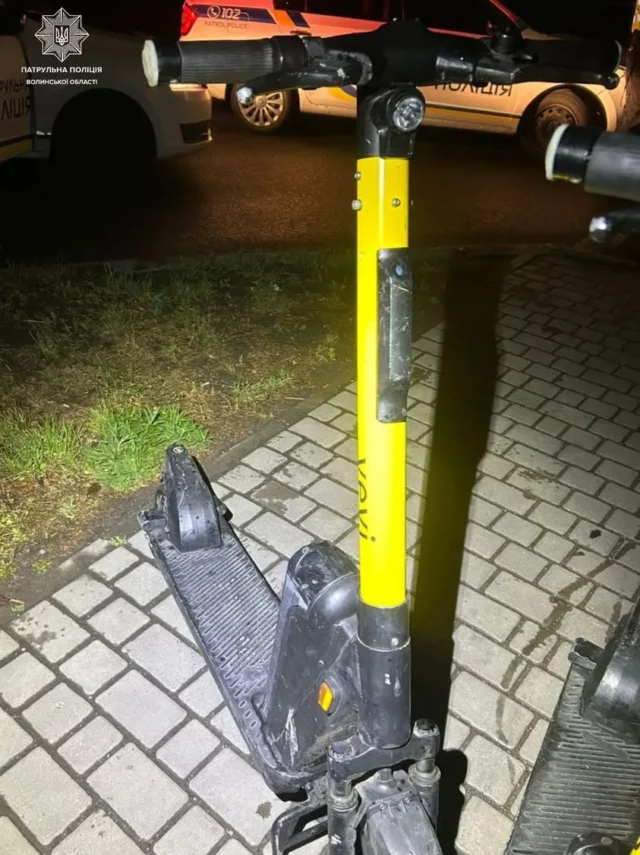 У Луцьку патрульні зупинили нетверезого водія електросамоката