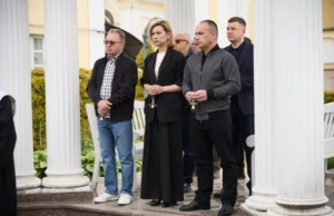 У Луцьку в «Райському саду» вшанували загиблих дітей