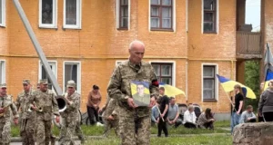 У Нововолинській громаді попрощалися з двома захисниками