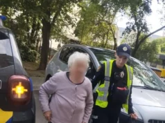 У Луцьку патрульні допомогли розгубленій літній жінці