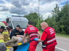 У Луцькому районі рятувальники деблокували водія після ДТП