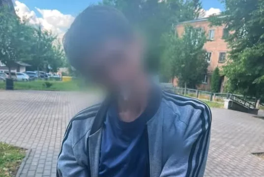 У Луцьку патрульні зупинили чоловіка з ймовірним наркотиком