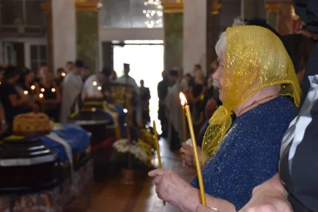 image У Луцьку попрощалися з воїнами Вадимом Чвиром, Альбертом Свіцею та Павлом Корчуком