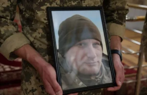 У Луцьку попрощалися із загиблим воїном Олегом Кравцем У Луцьку попрощалися із загиблим воїном Олегом Кравцем