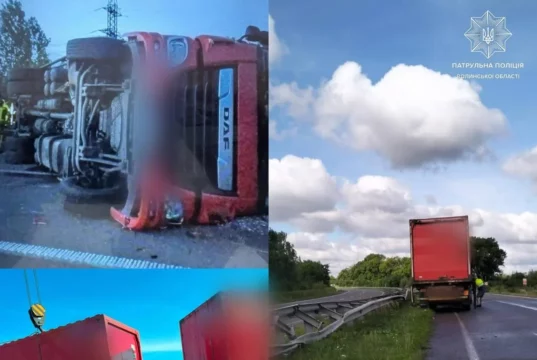 На автодорозі Н-22 перекинулася вантажівка DAF, ніхто не постраждав