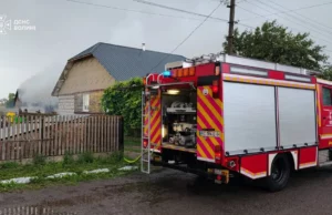 У Старому Порицьку блискавка спричинила пожежу в господарській будівлі