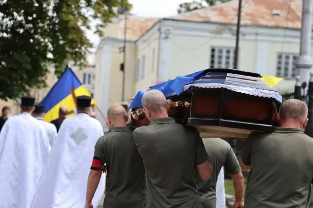 У Луцьку попрощалися з воїнами Костянтином Шевчуком та Едуардом Гуріним