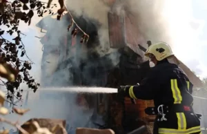 У Луцьку на Дубнівській горіла господарська будівля в дачному масиві