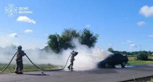 Поблизу села Шменьки загорівся легковик, постраждалих немає