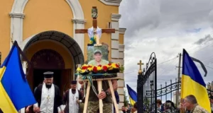 Нововолинська громада попрощалася із захисником Євгеном Мазурком