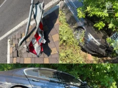 На трасі М-19 водій BMW зніс дорожні знаки та з’їхав у кювет