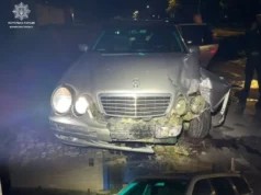 У Луцьку водій Mercedes після ДТП вживав алкоголь: патрульні оформили протоколи У Луцьку водій Mercedes після ДТП вживав алкоголь: патрульні оформили протоколи