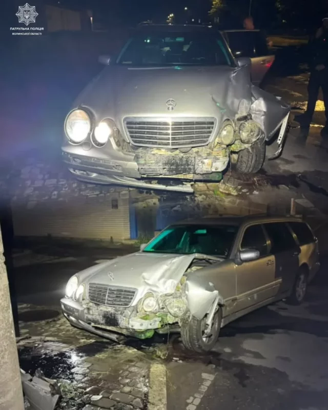 У Луцьку водій Mercedes після ДТП вживав алкоголь: патрульні оформили протоколи