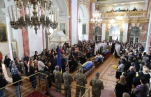 (Українська) У Луцьку попрощалися з трьома полеглими захисниками України У Луцьку попрощалися з трьома полеглими захисниками України