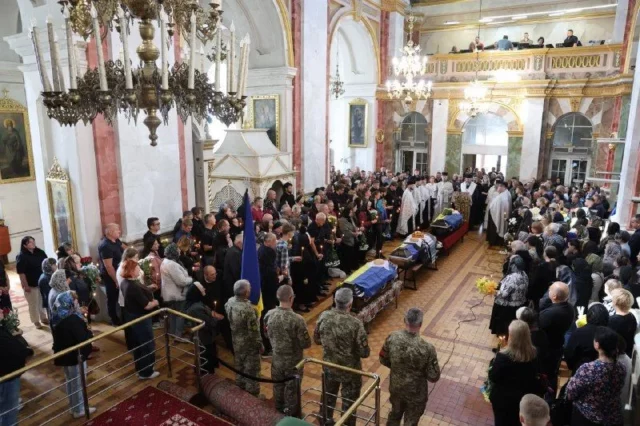 У Луцьку попрощалися з трьома полеглими захисниками України
