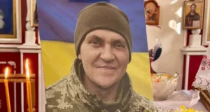 У Свято-Духівському храмі попрощалися з полеглим воїном Василем Сачуком